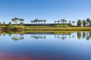 pacific harbour golf and country club lake and golf course